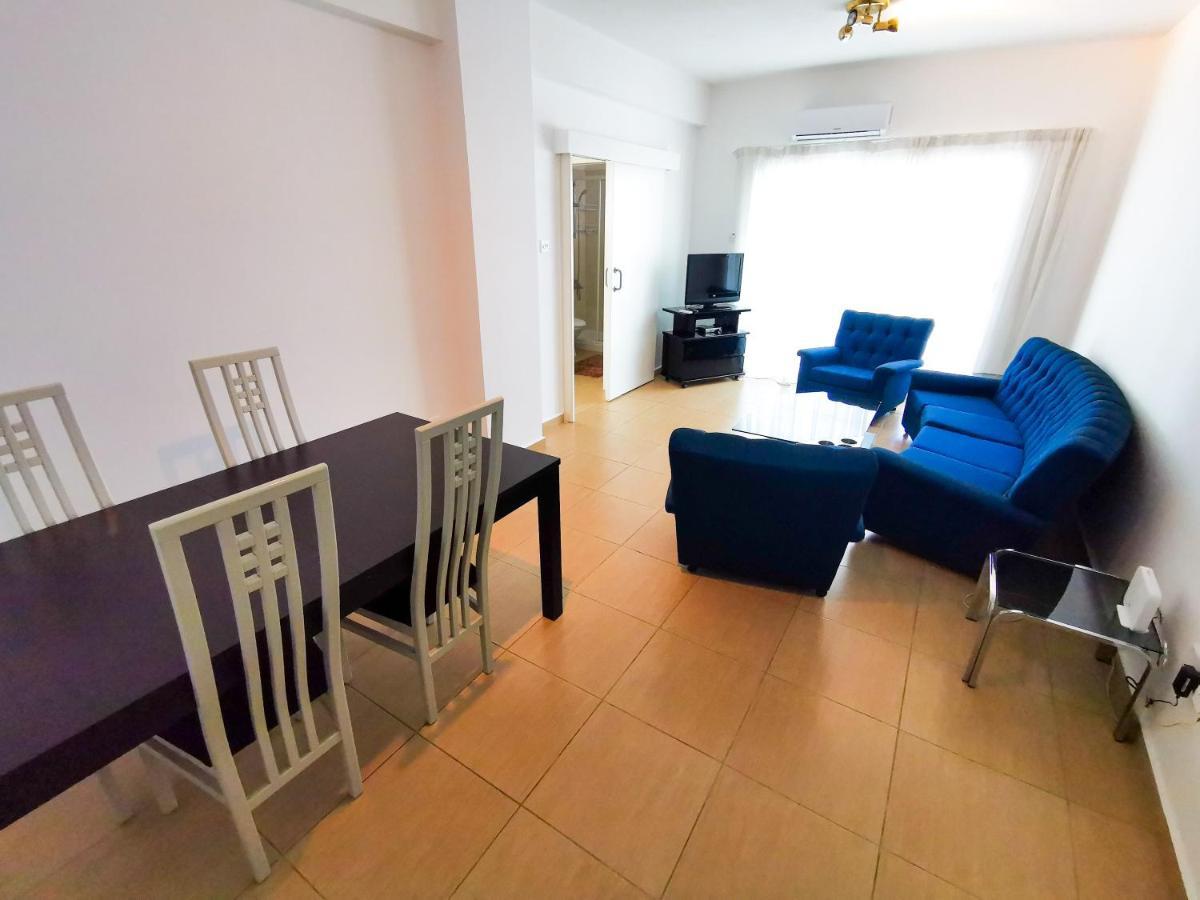 Off Course Seaview Apartment Ларнака Екстер'єр фото